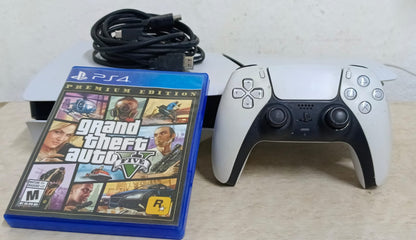 Play Station 5 control, juego y cables, usado