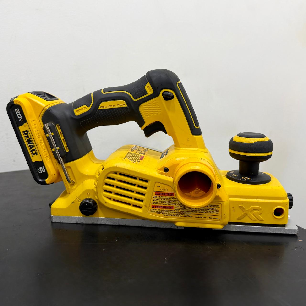 🛠️ Cepillo DEWALT con Cargador y 1 Batería Incluidos 🔋