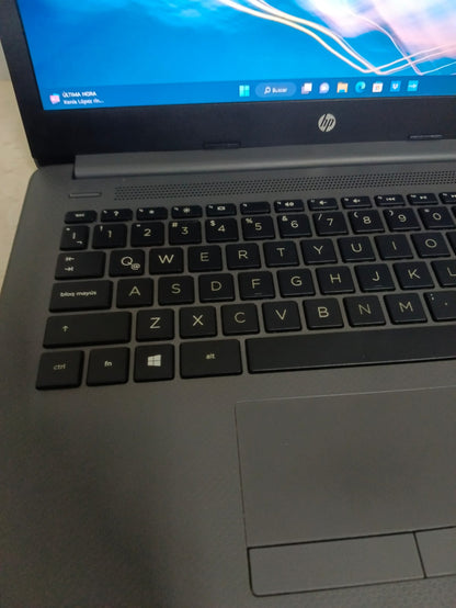 Laptop HP 1tb ssd 8ram amd ryzen 5, usado