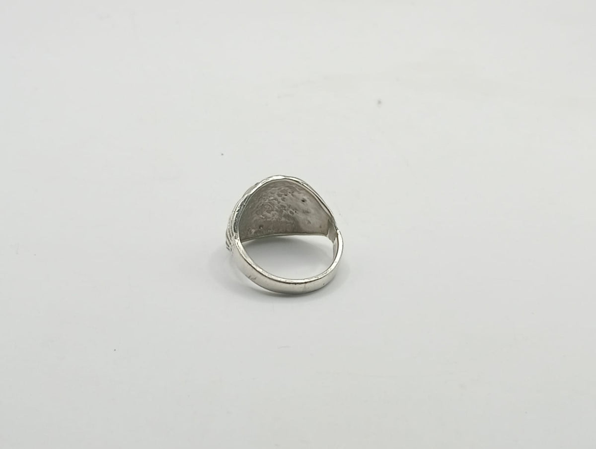 Anillo con sinteticos PLATA 925 peso 3.8gr, usado