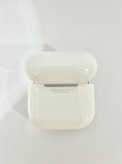 Audifonos Apple AirPods 4 color blanco USADOS