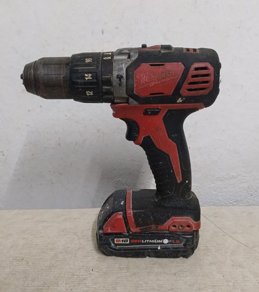 Kit de taladros Inalambricos MILWAUKEE 6131-20, usado