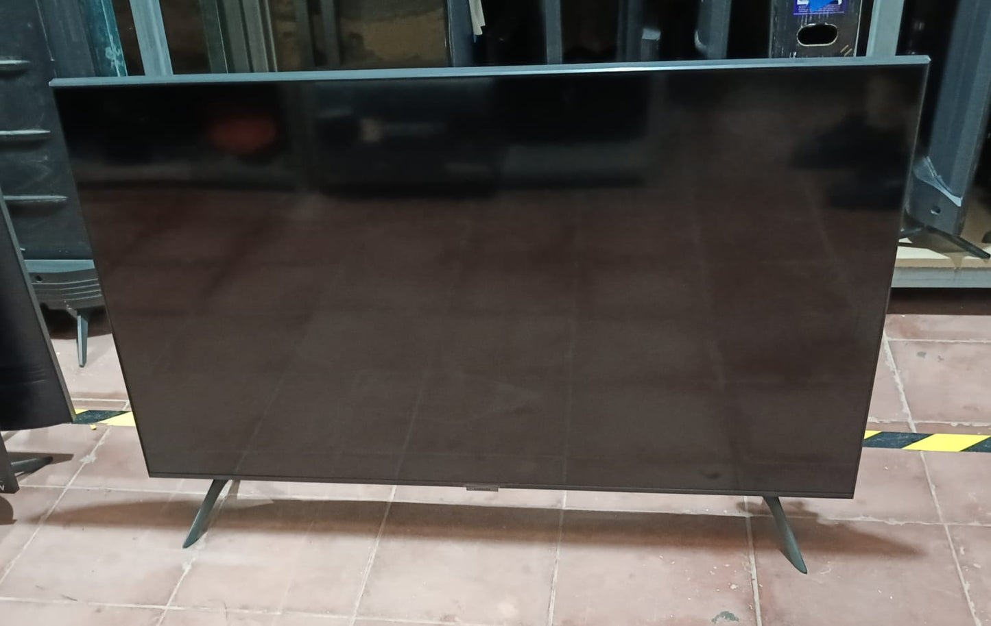 Smart tv SAMSUNG 43 pulgadas con control, usado