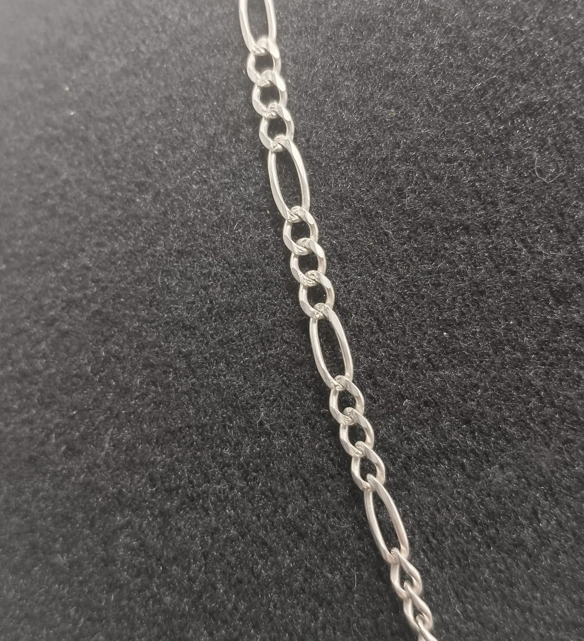 Cadena 3x1 y dije de santa PLATA 925 peso 30.9gr, usado