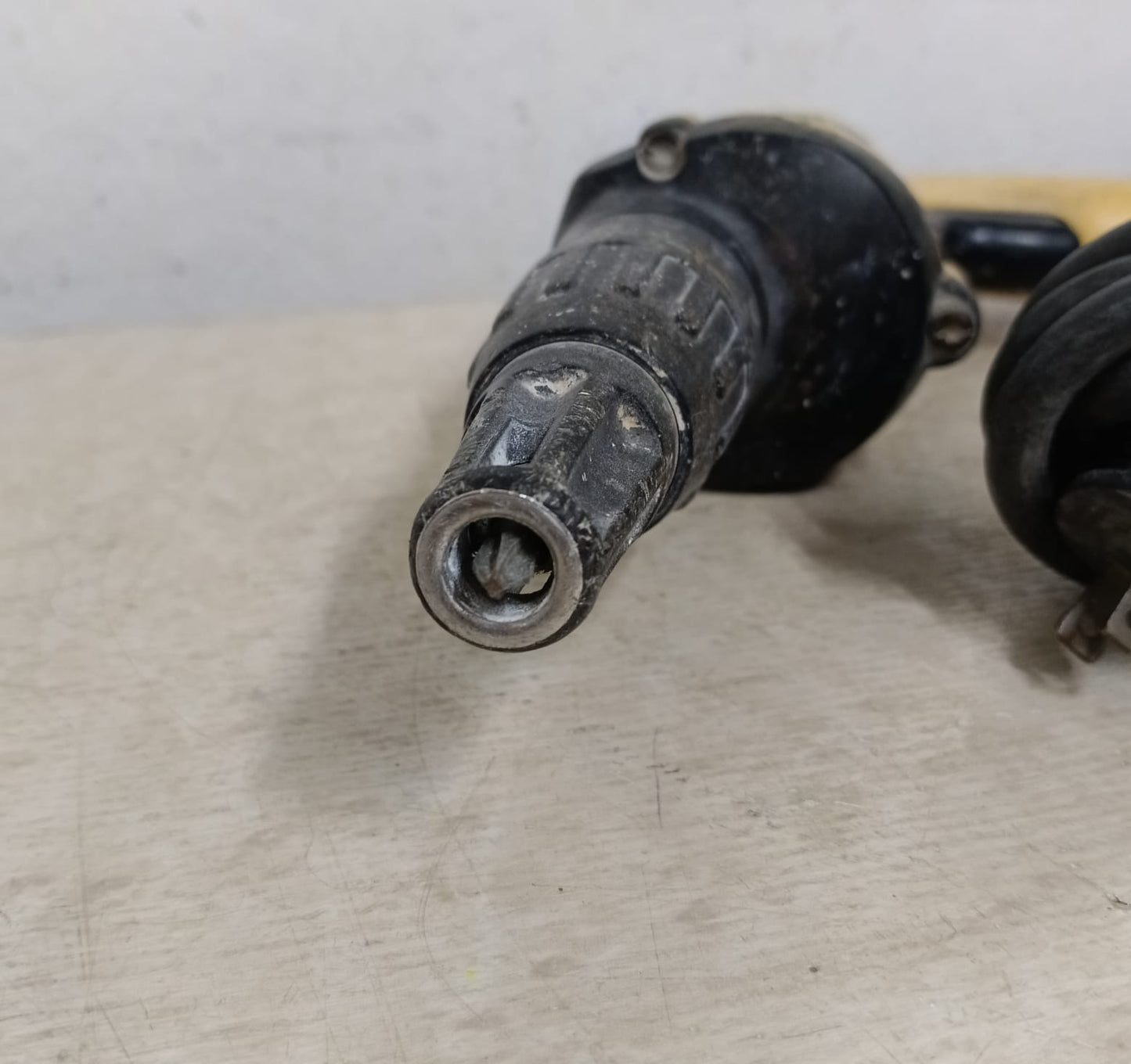 Atornillador DEWALT dw255, usado