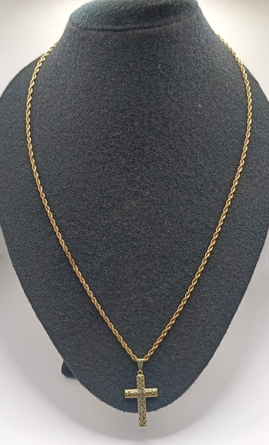 Torzal con dije de cruz ORO 10k peso 5.4gr, usado