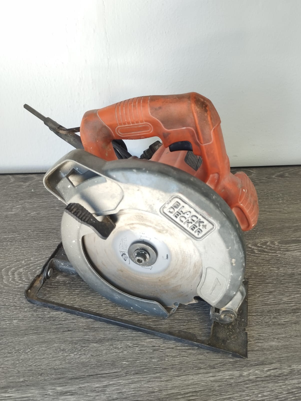 🔧 Black+Decker CS1004-B3 usada